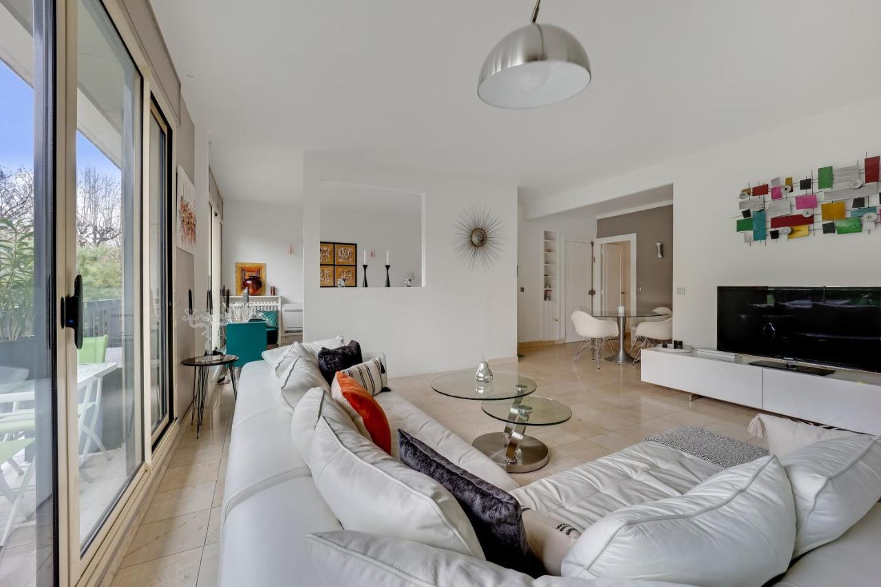 Bel 3 Pieces 2 76m2 + Balcon + Parking Apartment Neuilly-sur-Seine